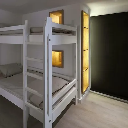 7Domb Apartman Komló Exterior foto